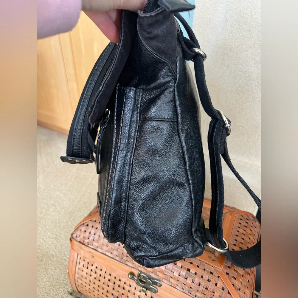 The Sak Ventura Convertible Black Pebbled Leather Backpack Crossbody Shoulder Ba
